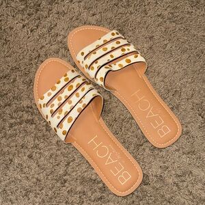 Womens Sandal
Beach by Matisse
Worn 2-3 times
Boutique